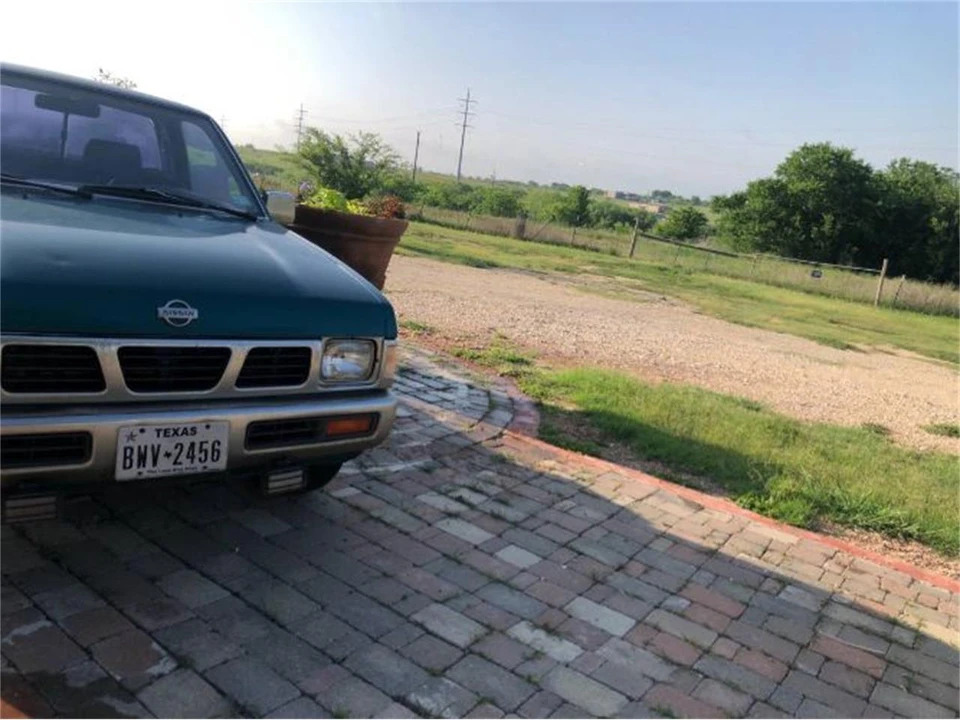 1997 Nissan Frontier 1st Gen - Image 8 of 11