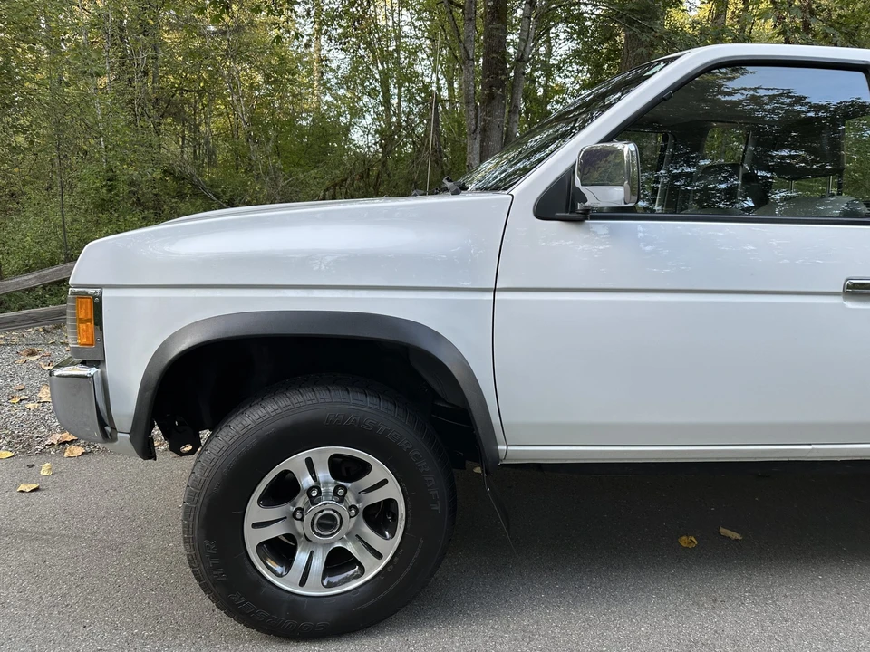 1997 Nissan Frontier 1st Gen - Image 10 of 31