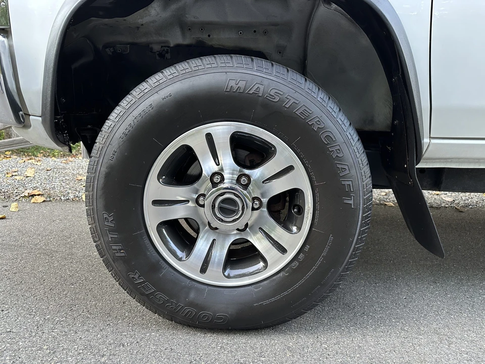 1997 Nissan Frontier 1st Gen - Image 24 of 31