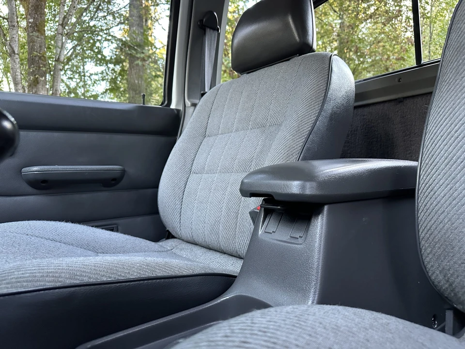 1997 Nissan Frontier 1st Gen - Image 27 of 31