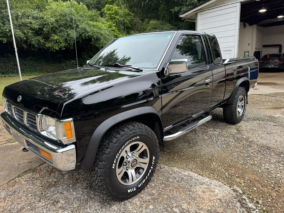 1997 Nissan Frontier 1st Gen - Image 2 of 31