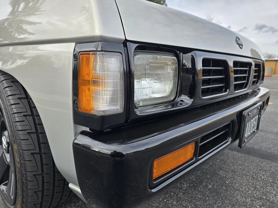 1997 Nissan Frontier 1st Gen - Image 16 of 31