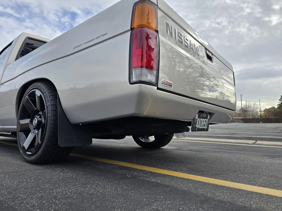 1997 Nissan Frontier 1st Gen - Image 19 of 31