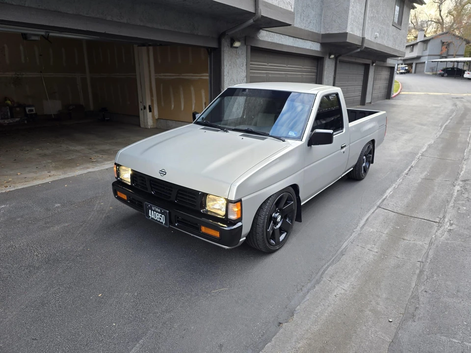 1997 Nissan Frontier 1st Gen - Image 2 of 31