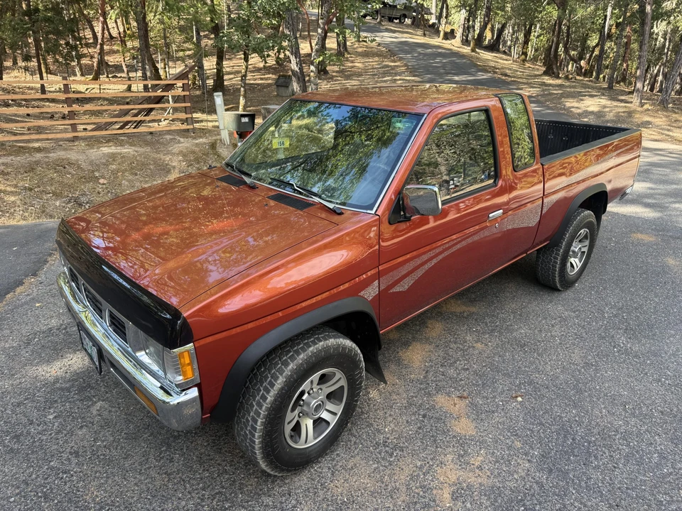 1997 Nissan - Image 20 of 31