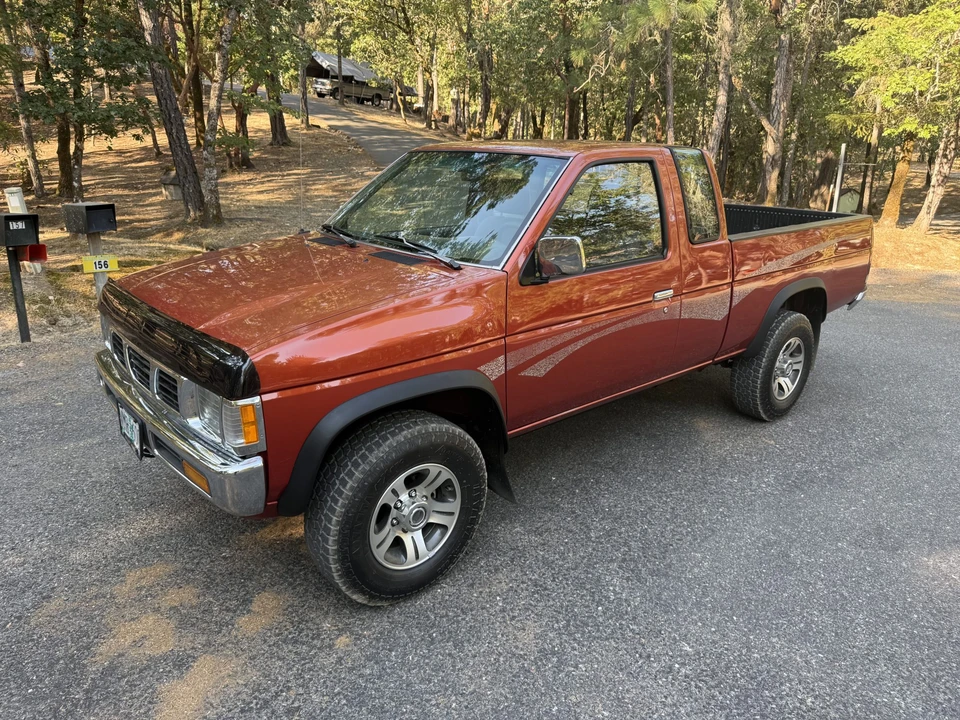 1997 Nissan - Image 2 of 31