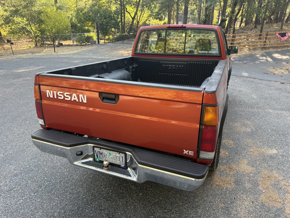 1997 Nissan - Image 10 of 31