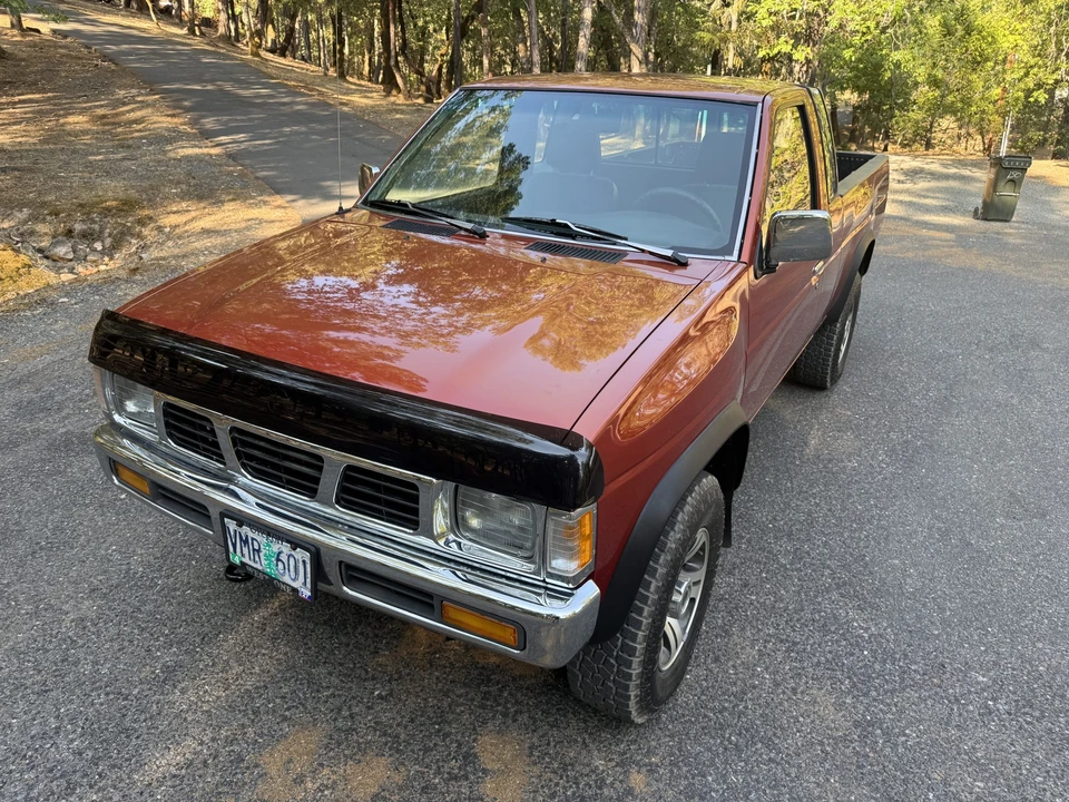 1997 Nissan - Image 19 of 31