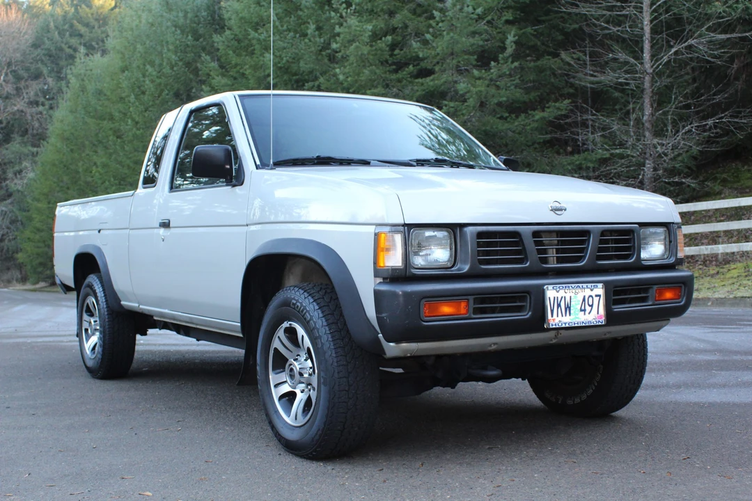 1997 Nissan Frontier 1st Gen - Image 16 of 31