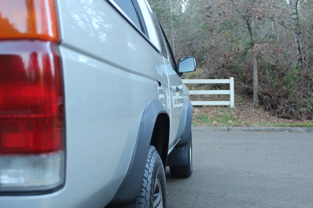 1997 Nissan Frontier 1st Gen - Image 29 of 31