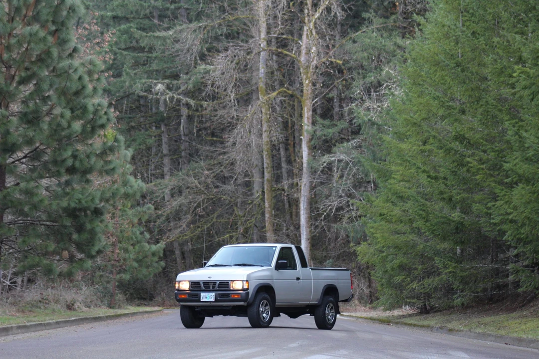 1997 Nissan Frontier 1st Gen - Image 2 of 31