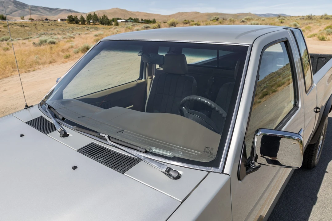1997 Nissan Frontier 1st Gen - Image 24 of 31