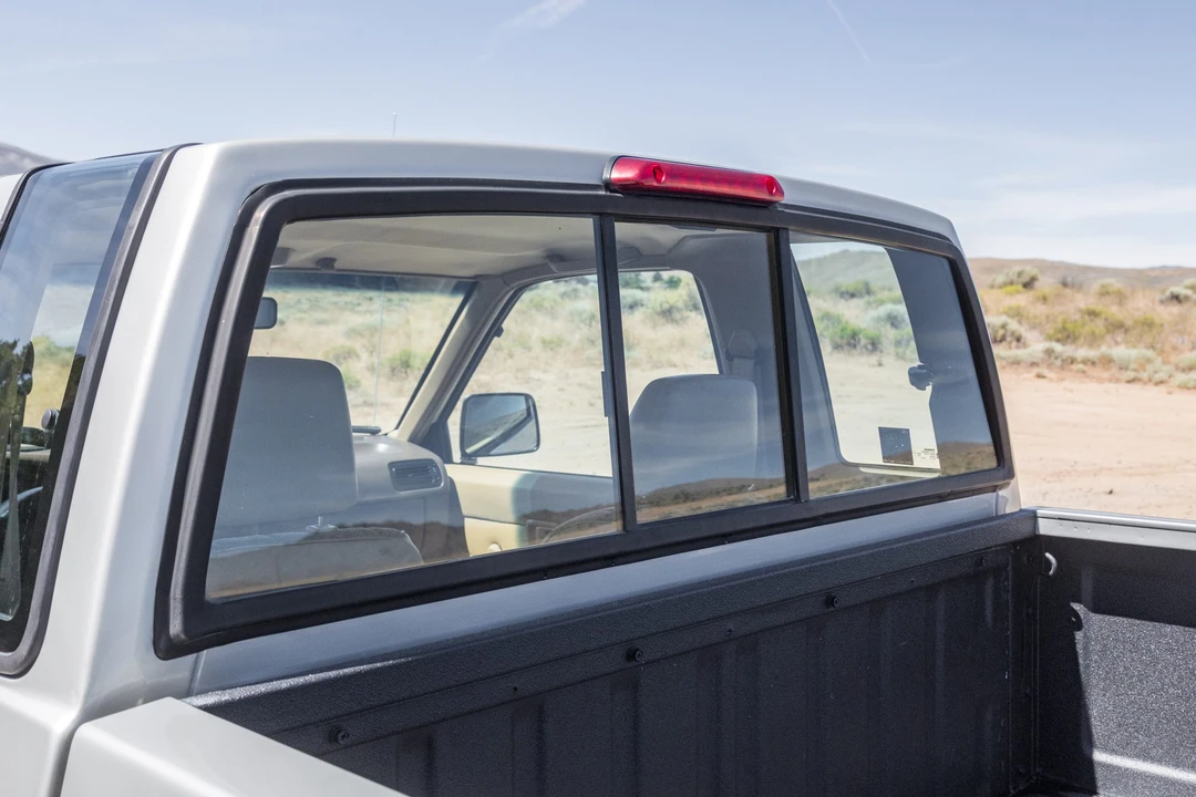 1997 Nissan Frontier 1st Gen - Image 26 of 31