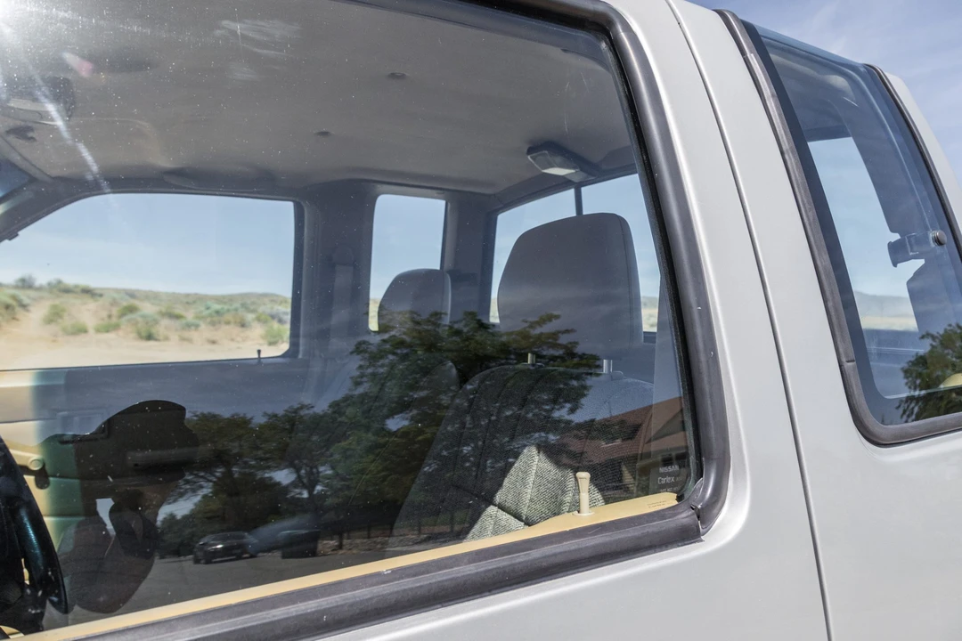 1997 Nissan Frontier 1st Gen - Image 27 of 31