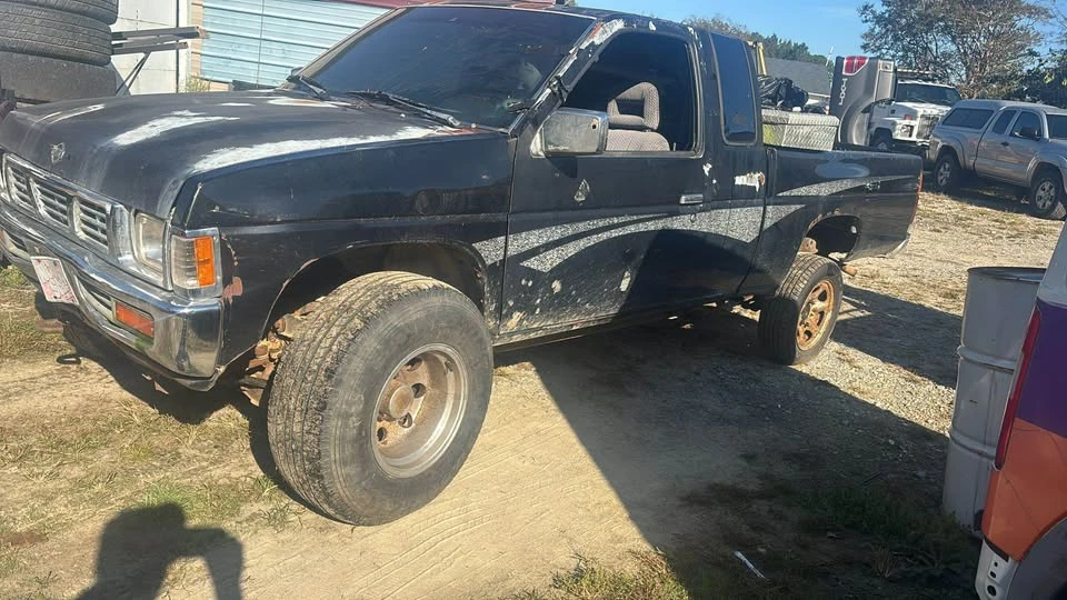 1997 Nissan Frontier - Image 3 of 5