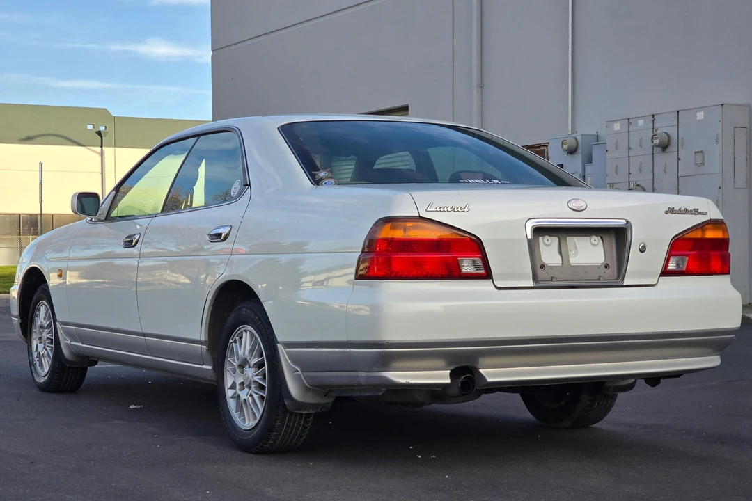 1997 Nissan Laurel 8th Gen - Image 4 of 31