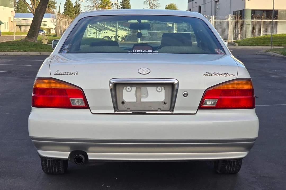 1997 Nissan Laurel 8th Gen - Image 5 of 31