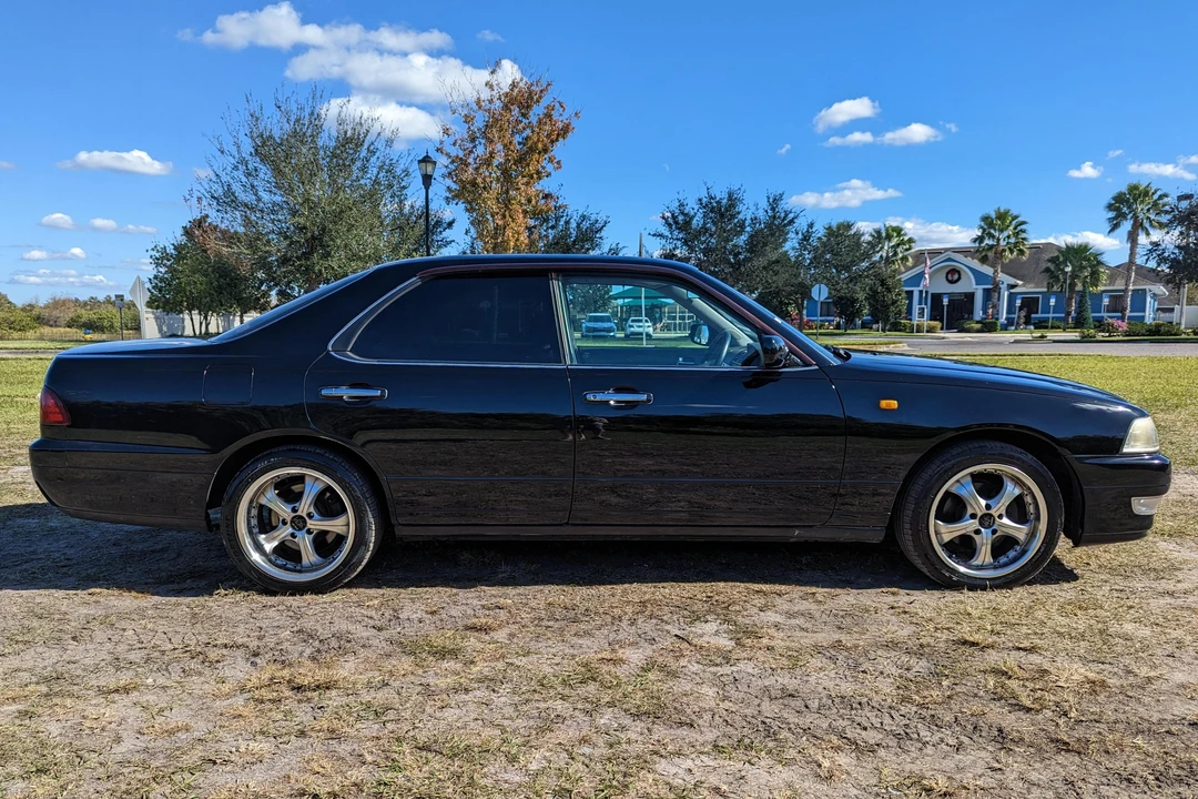 1997 Nissan Leopard 4th Gen - Image 3 of 31