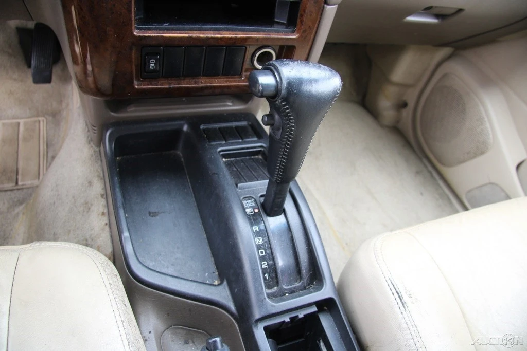 1997 Nissan Pathfinder 2nd Gen - Image 17 of 21