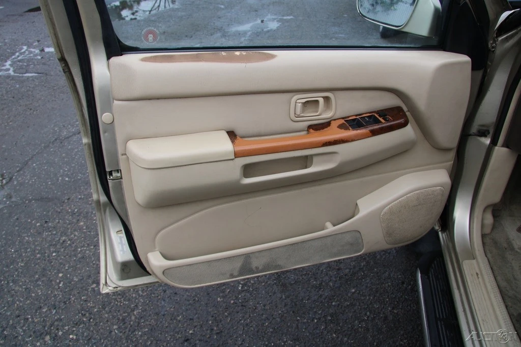 1997 Nissan Pathfinder 2nd Gen - Image 11 of 21