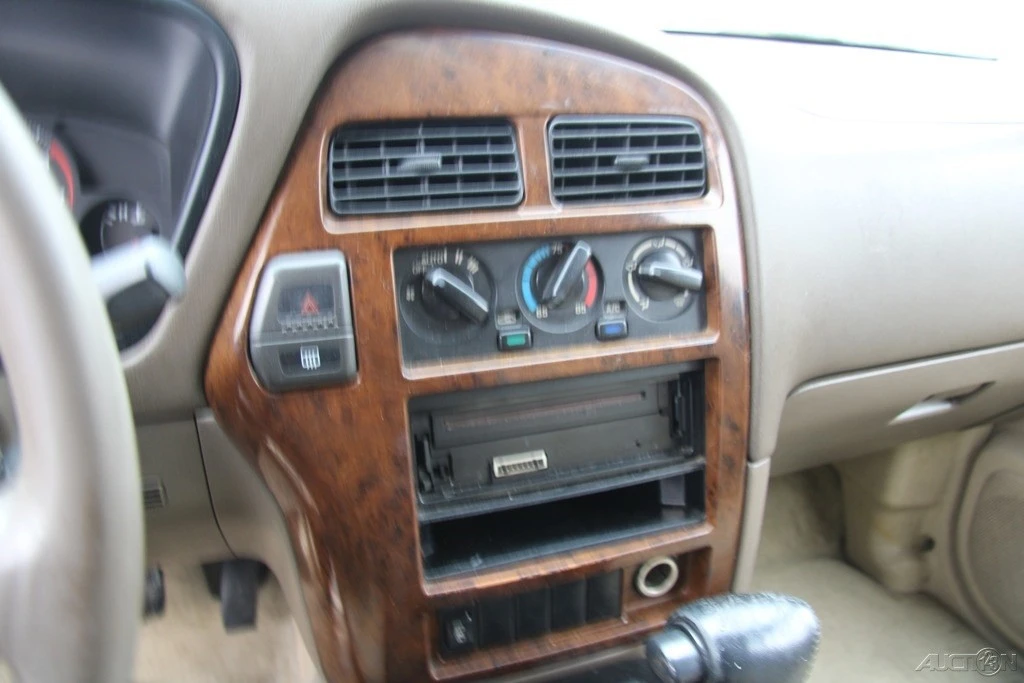 1997 Nissan Pathfinder 2nd Gen - Image 16 of 21