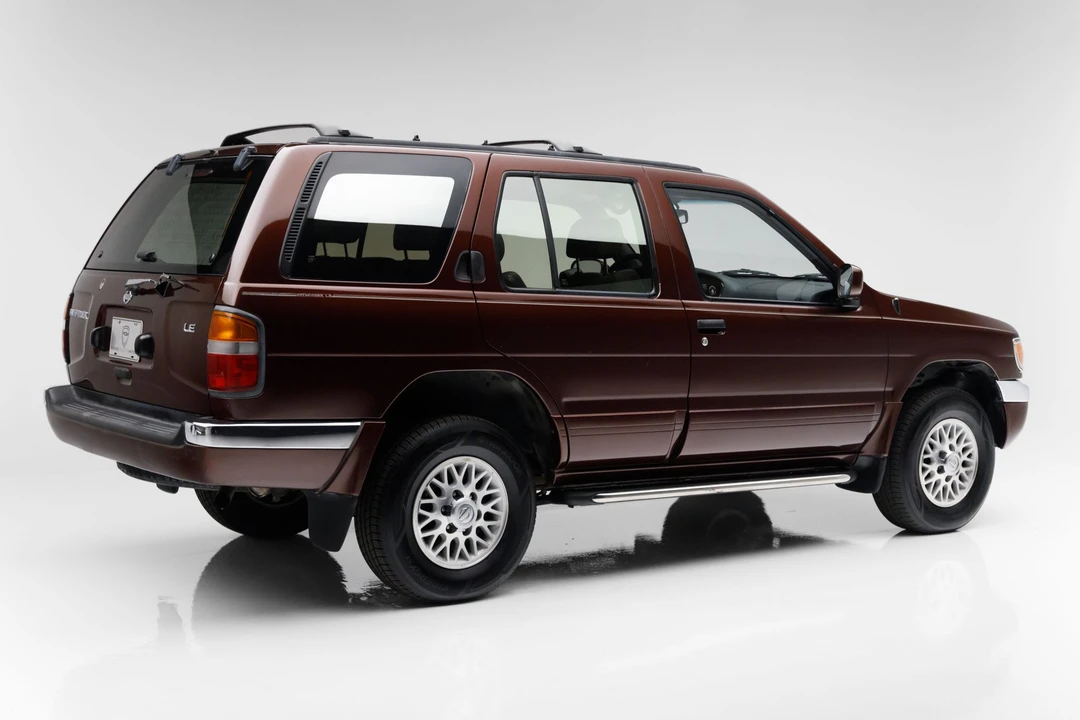 1997 Nissan Pathfinder 2nd Gen - Image 9 of 31