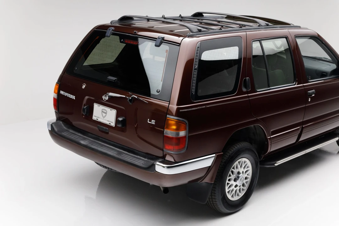 1997 Nissan Pathfinder 2nd Gen - Image 19 of 31