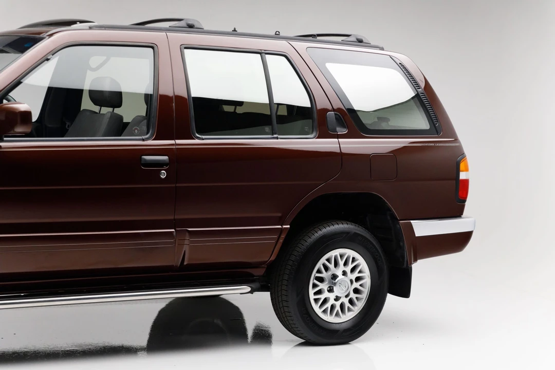 1997 Nissan Pathfinder 2nd Gen - Image 17 of 31