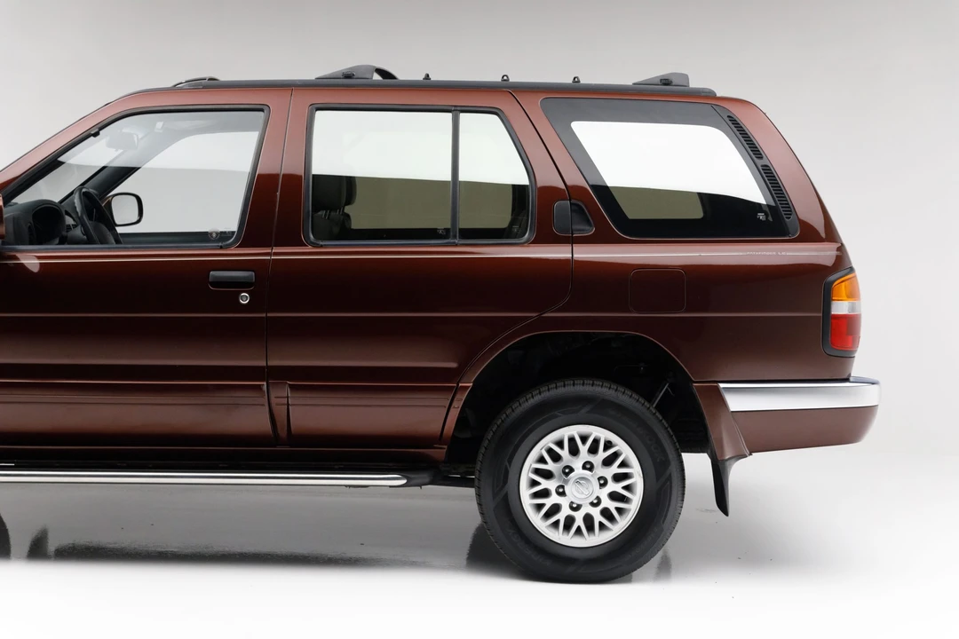 1997 Nissan Pathfinder 2nd Gen - Image 16 of 31