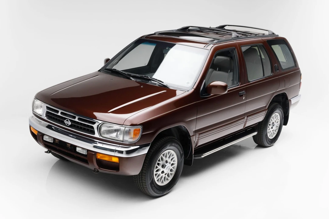 1997 Nissan Pathfinder 2nd Gen - Image 2 of 31