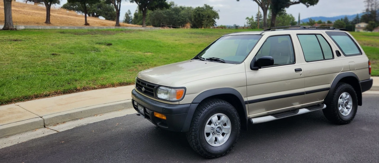 1997 Nissan Pathfinder 2nd Gen - Image 4 of 31