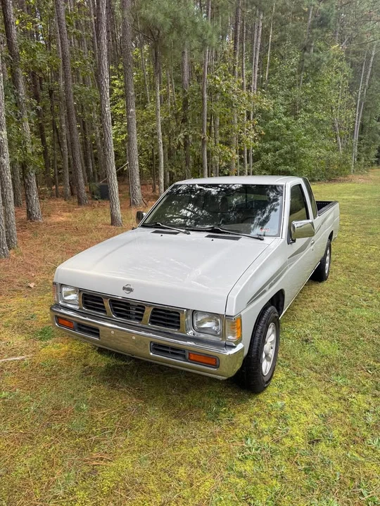 1997 Nissan Frontier 1st Gen - Image 2 of 11