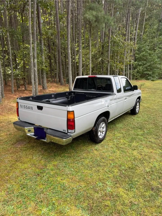 1997 Nissan Frontier 1st Gen - Image 5 of 11