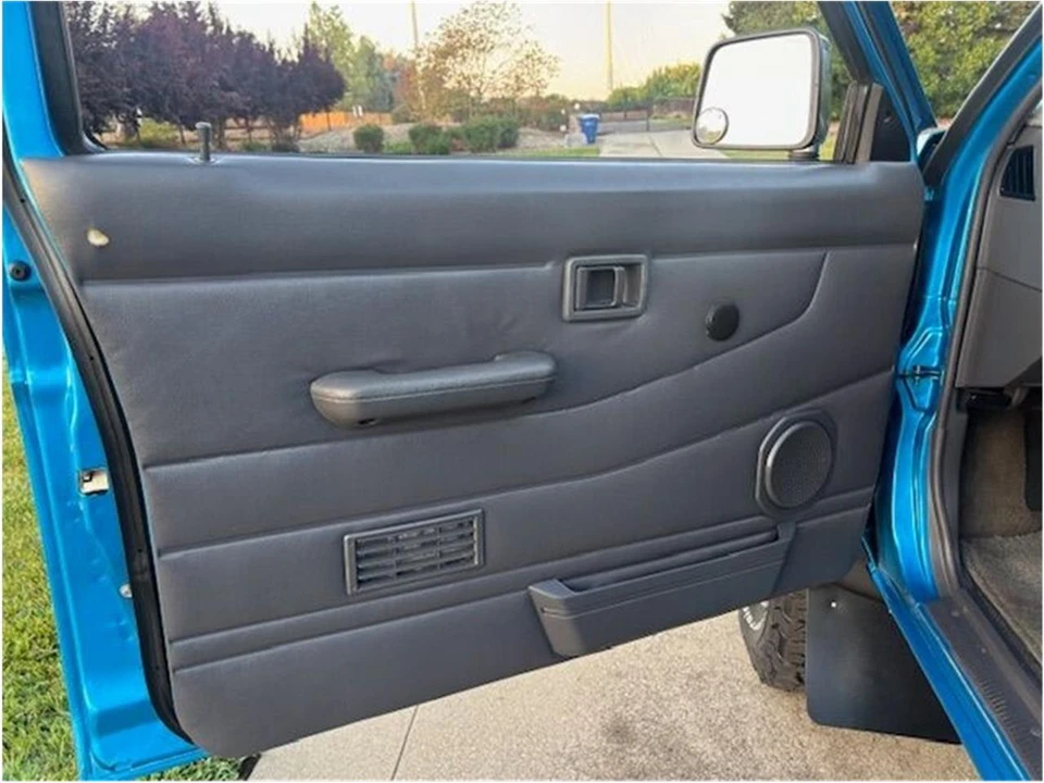 1997 Nissan Frontier 1st Gen - Image 9 of 17