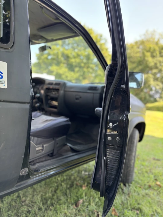 1997 Nissan Frontier 1st Gen - Image 26 of 31