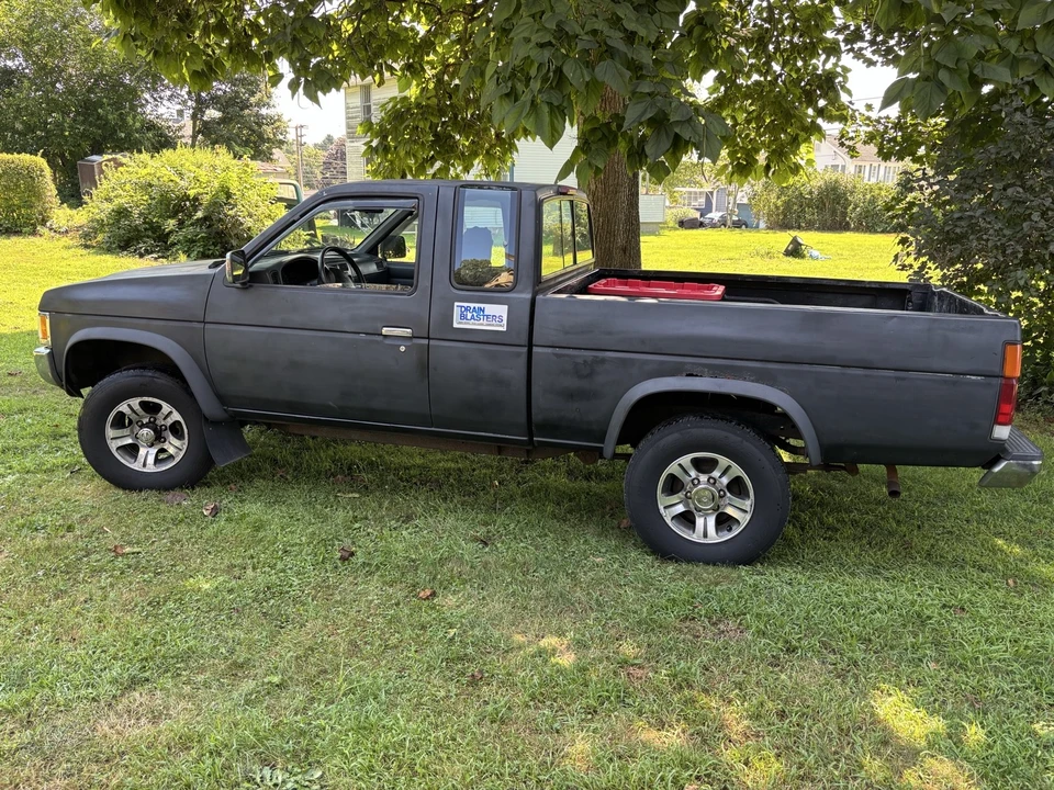 1997 Nissan Frontier 1st Gen - Image 2 of 31