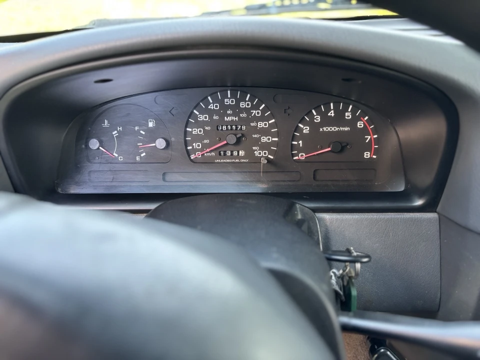 1997 Nissan Frontier 1st Gen - Image 29 of 31