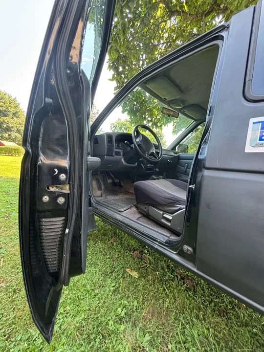 1997 Nissan Frontier 1st Gen - Image 31 of 31