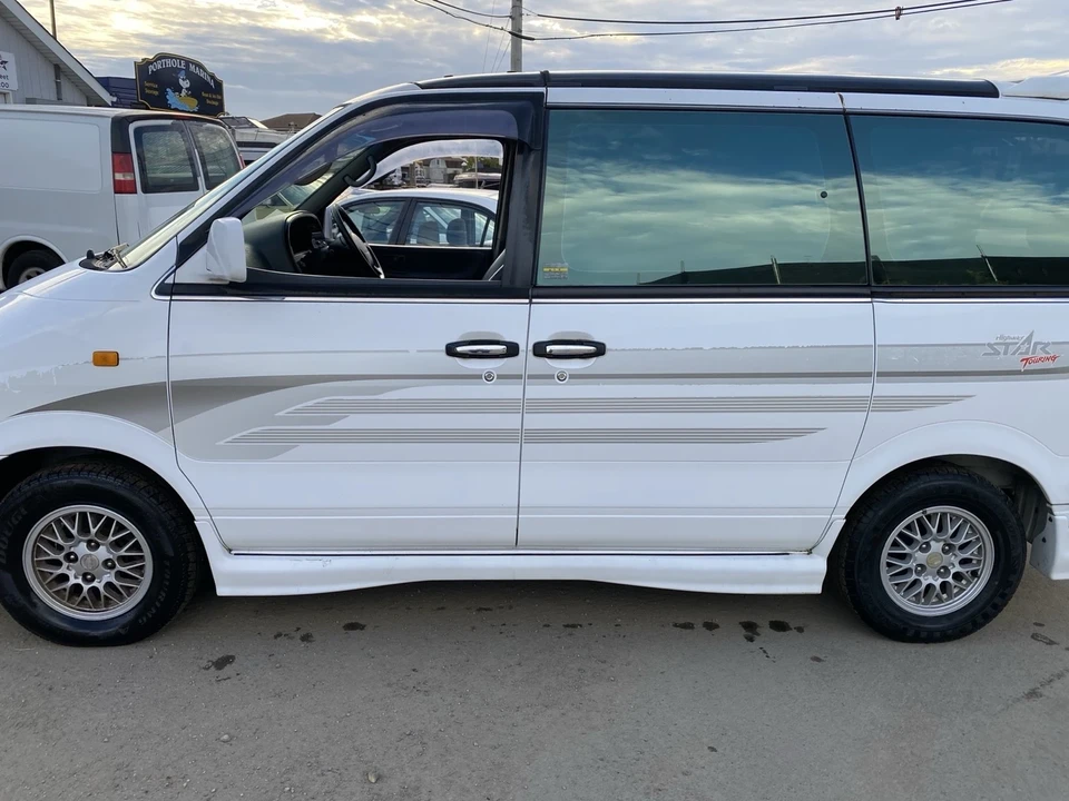 1997 Nissan Quest - Image 2 of 21