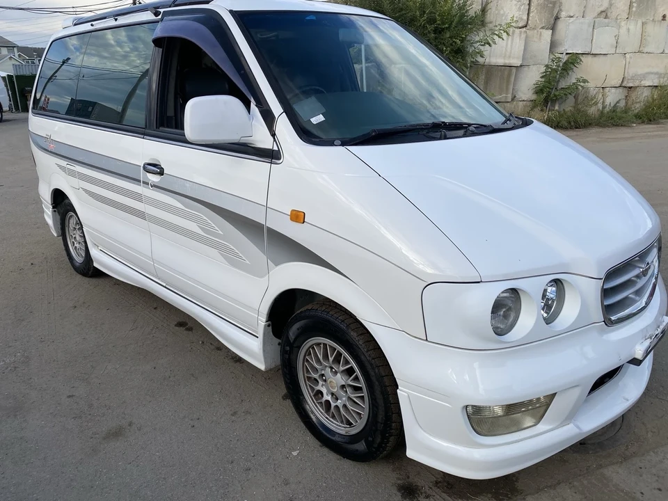 1997 Nissan Quest - Image 10 of 21