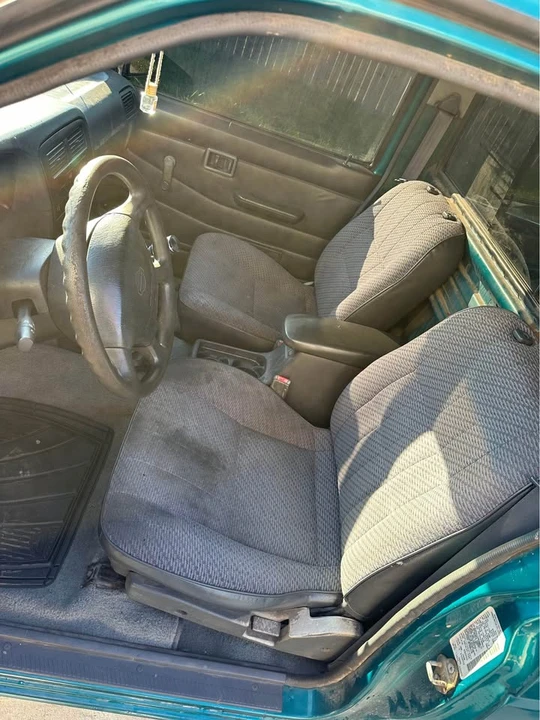 1997 Nissan Frontier 1st Gen - Image 4 of 9