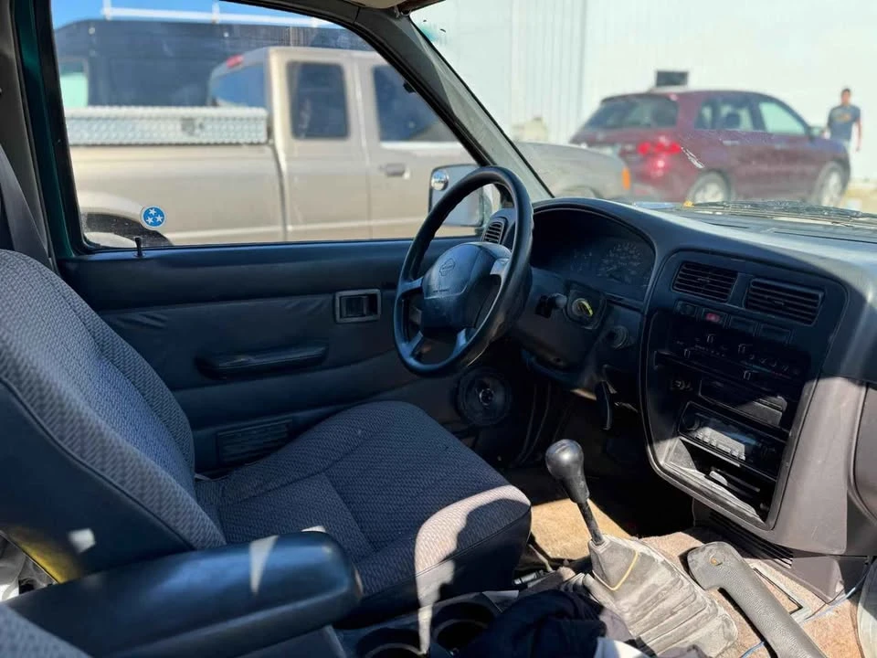 1997 Nissan Frontier 1st Gen - Image 4 of 4