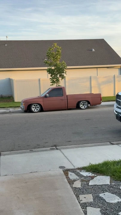 1997 Nissan Frontier 1st Gen - Image 2 of 5