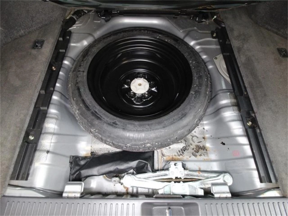 1997 Nissan Stagea 1st Gen - Image 28 of 31