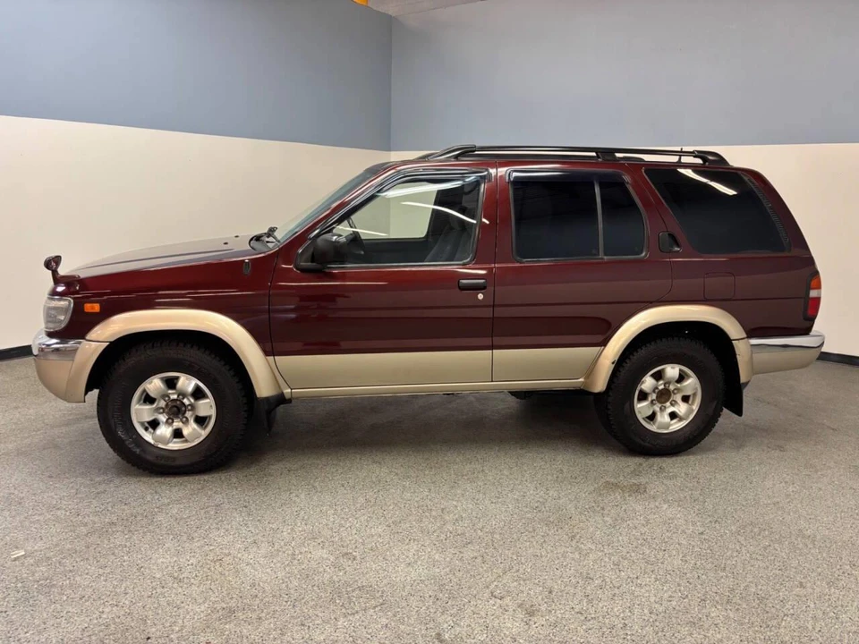 1997 Nissan Pathfinder 2nd Gen - Image 2 of 31