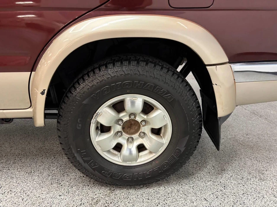 1997 Nissan Pathfinder 2nd Gen - Image 11 of 31