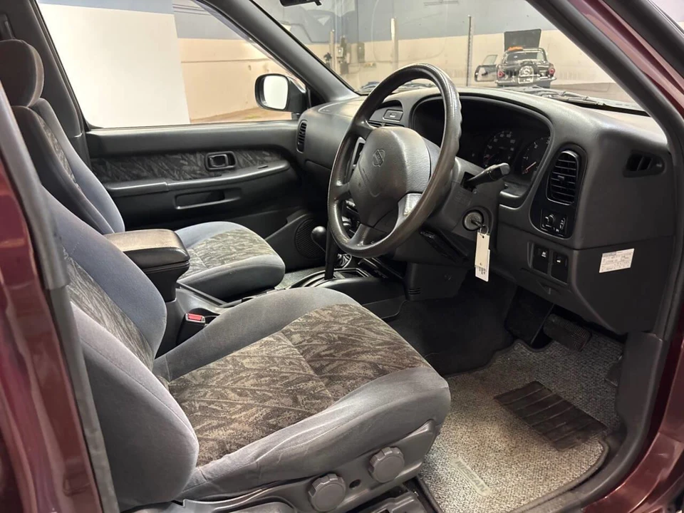 1997 Nissan Pathfinder 2nd Gen - Image 15 of 31