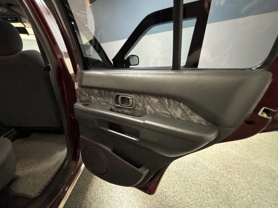 1997 Nissan Pathfinder 2nd Gen - Image 29 of 31