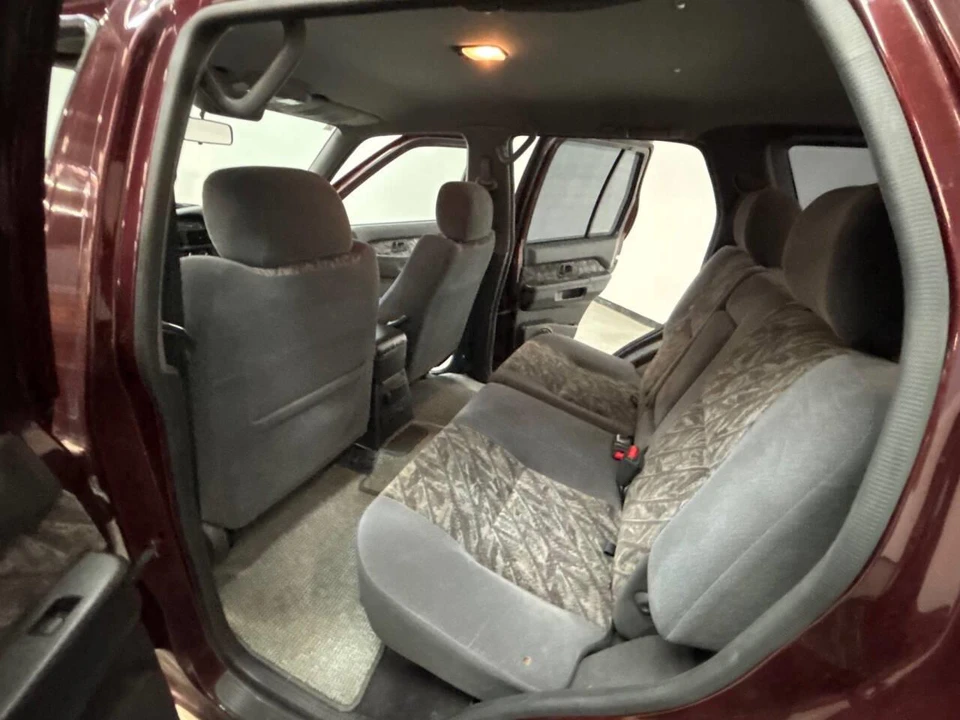 1997 Nissan Pathfinder 2nd Gen - Image 25 of 31