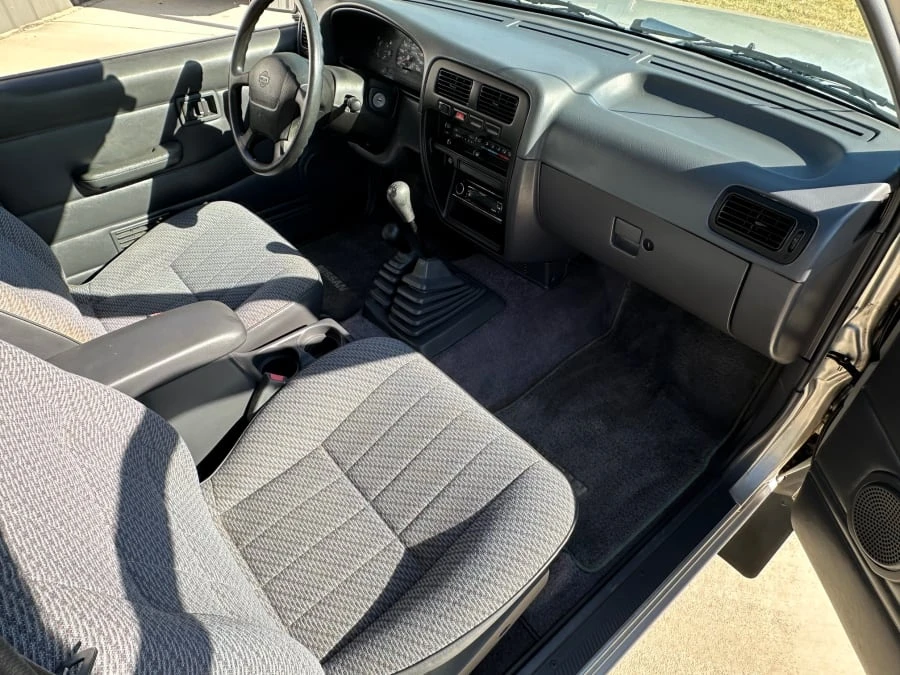1997 Nissan Frontier 1st Gen - Image 4 of 6